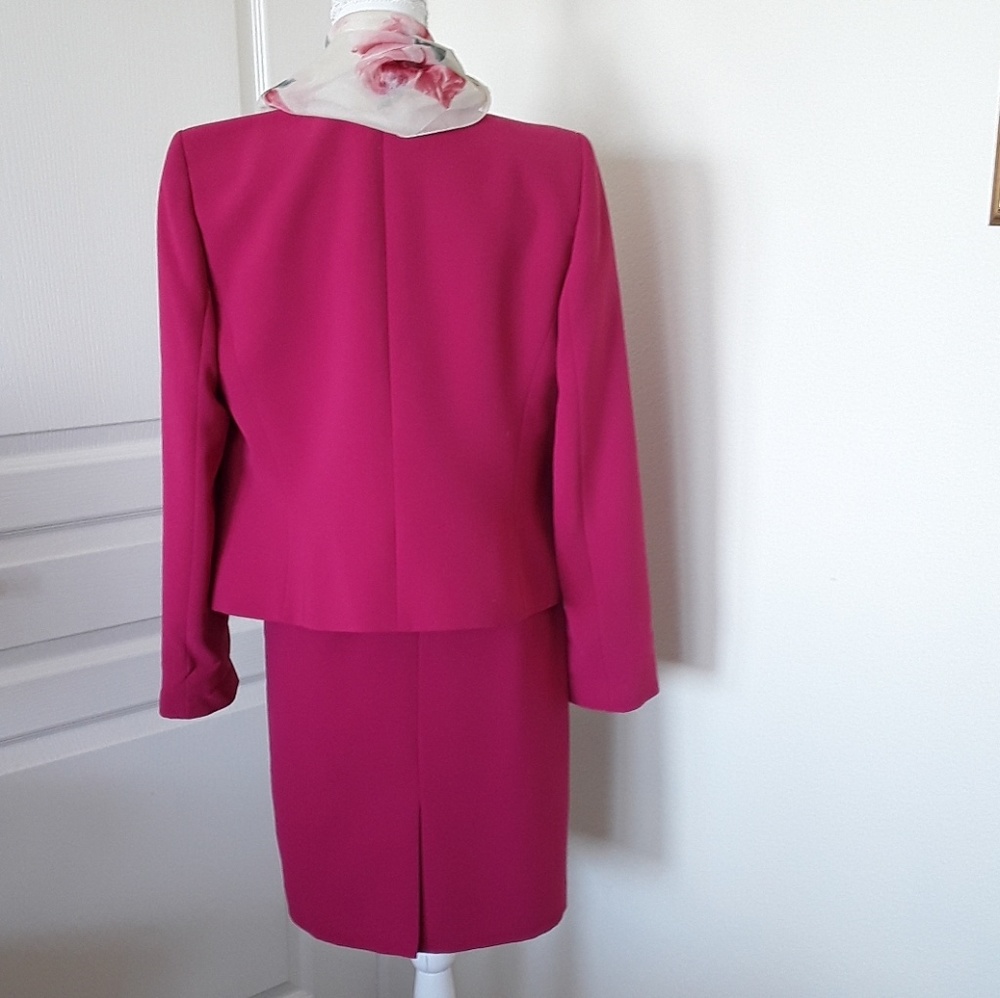 Suit - Picture 2 of 3